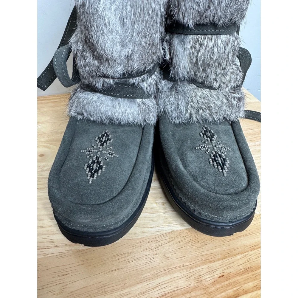Manitobah Mukluks Beaded Short Wrap Rabbit Fur Shearling Boot Charcoal L8 M6